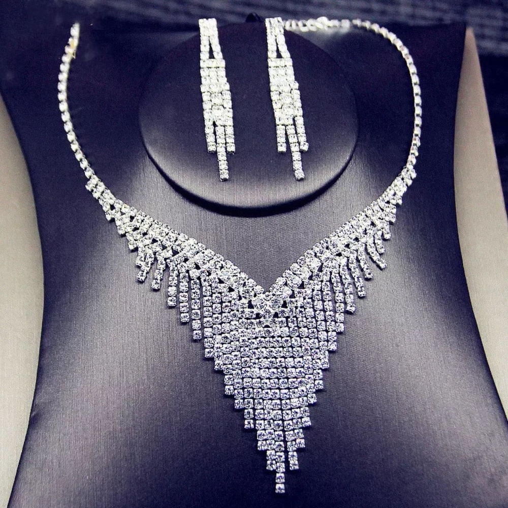 🎀Luxury Rhinestone Banquet Set